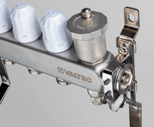 Коллекторная группа VALTEC из НЕРЖ. с регул. клап. и расх., 1"х11 вых. ЕК 3/4" (VTc.579.EMNX.0611)
